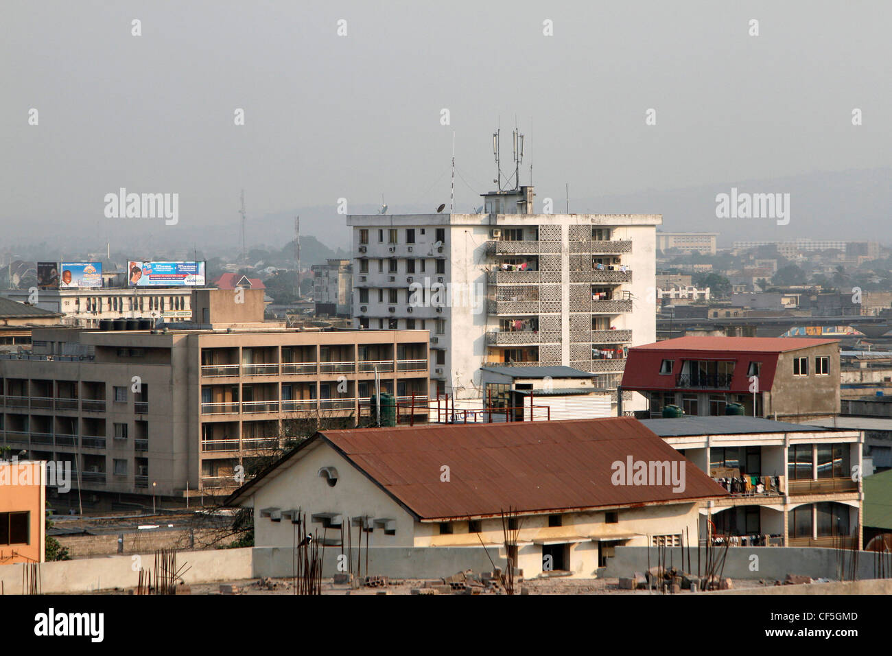Vedute della RDC la capitale Kinshasa. Centro citta', La Ville, Kinshasa, Repubblica Democratica del Congo. Foto Stock