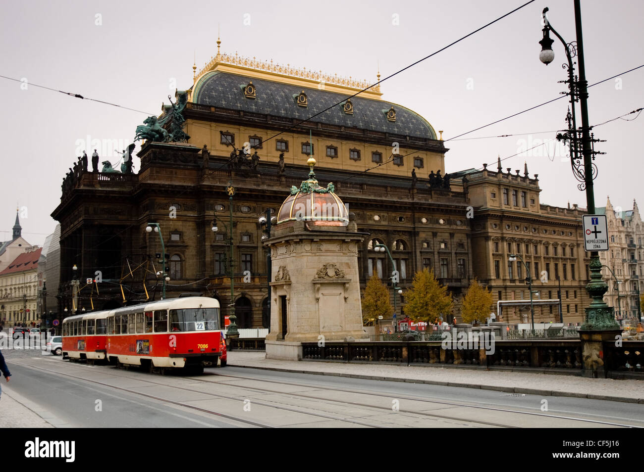 Il Teatro Nazionale (Navodni Divadlo) a Praga, Repubblica Ceca Foto Stock