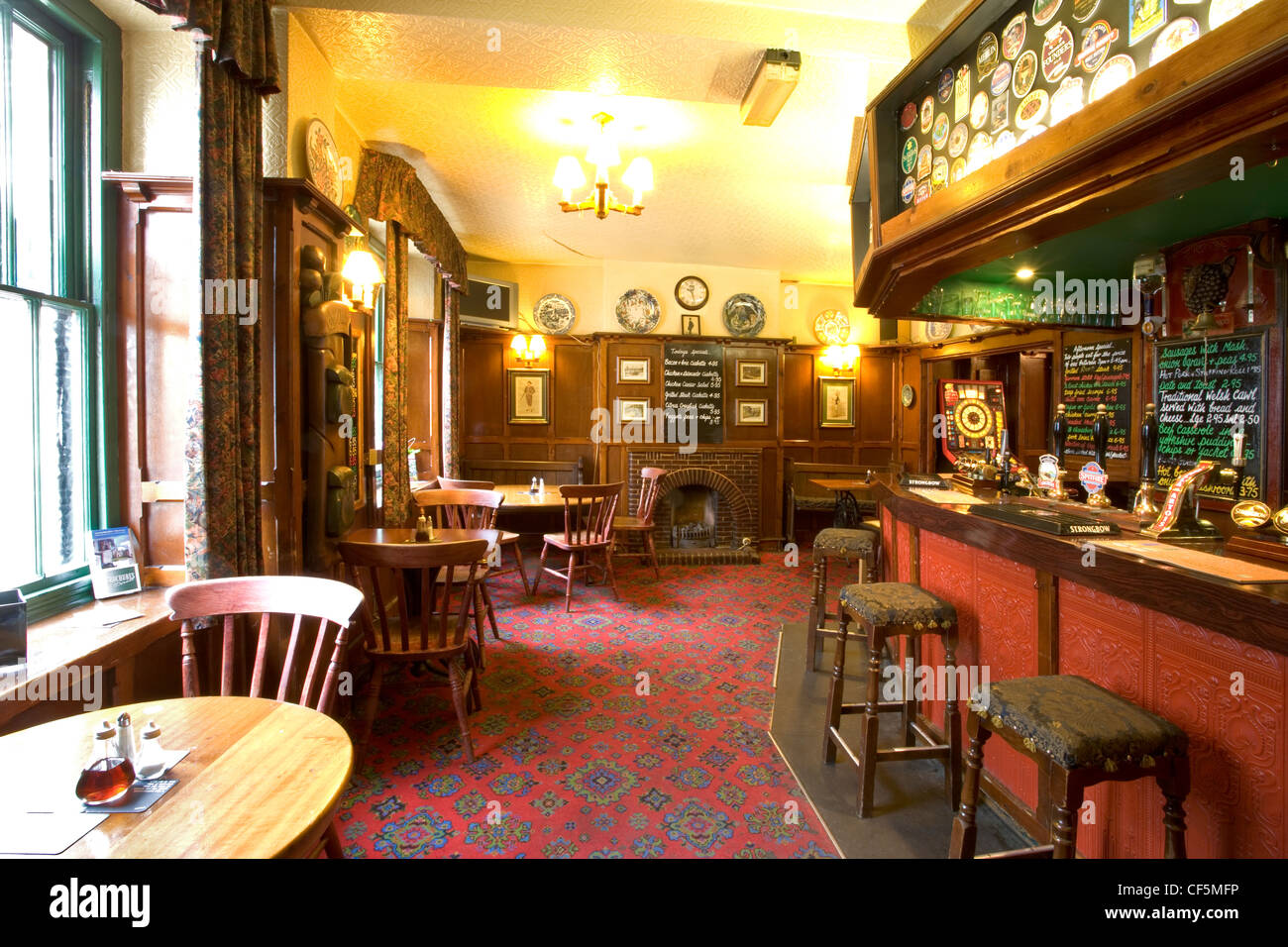 Interno del Queens Head public house. Foto Stock