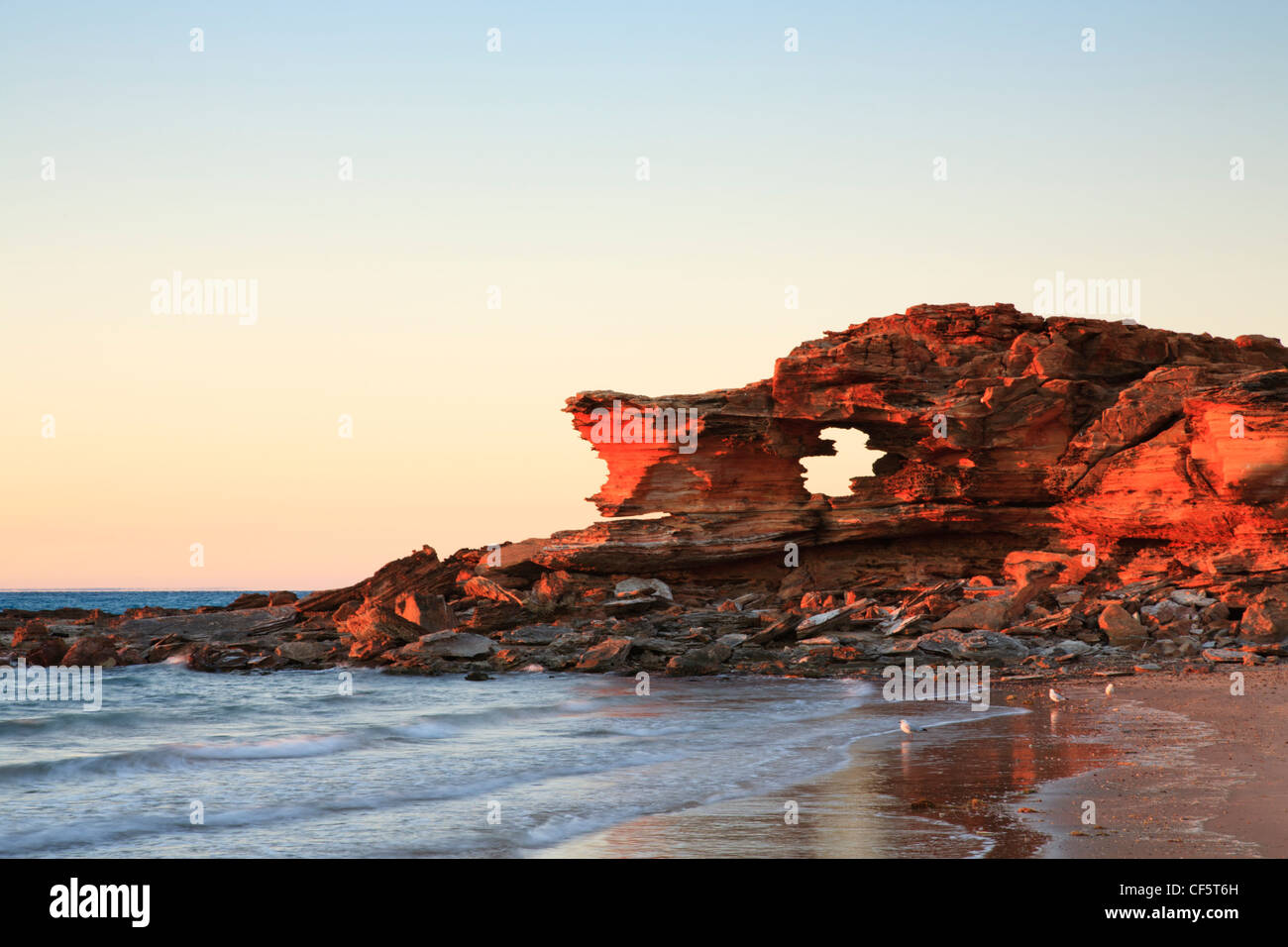 Sunrise A Gantheaume Point, Riddell Beach, Broome, Western Australia. Foto Stock