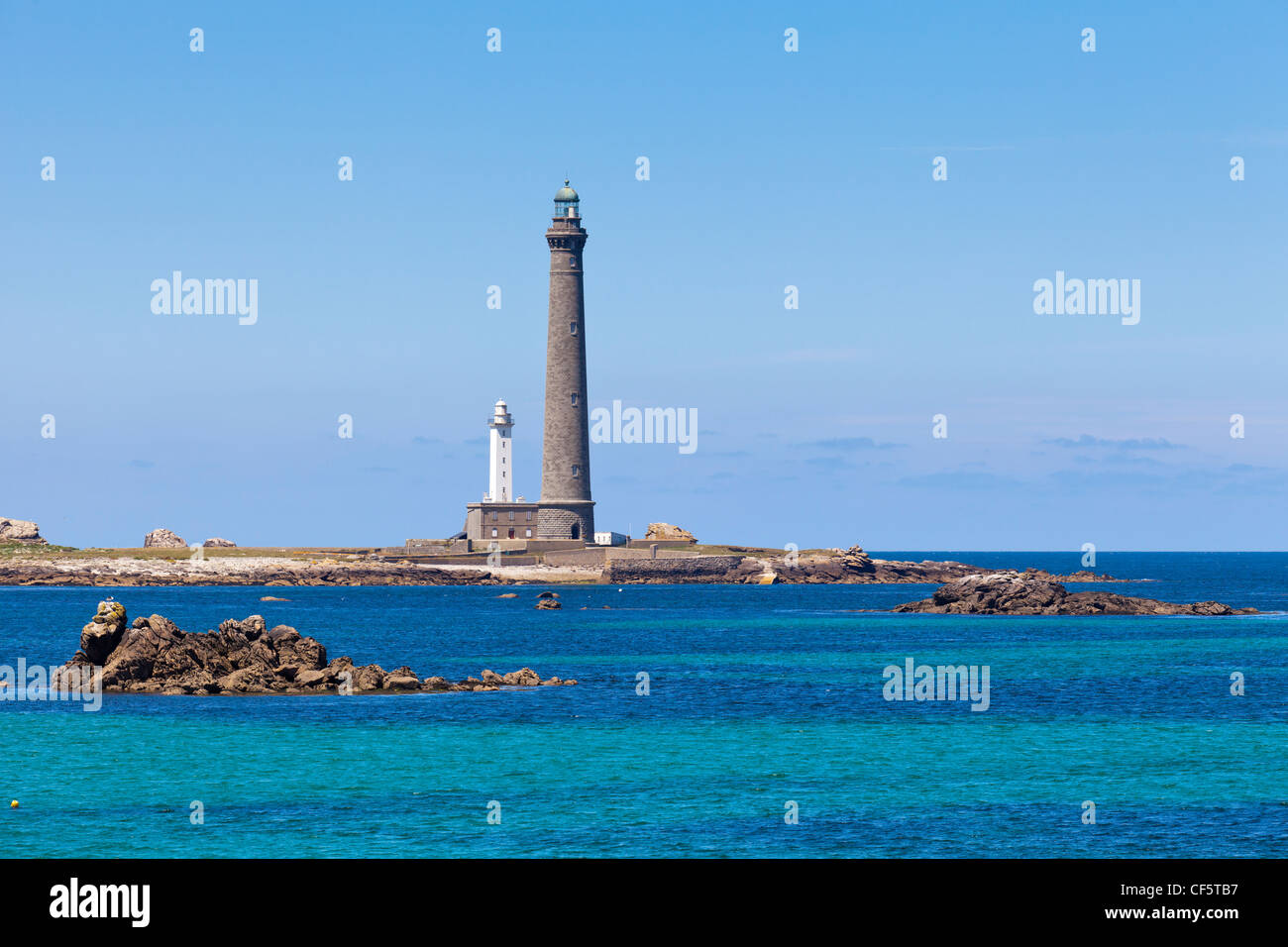 Il faro di Ile Vierge su una soleggiata giornata estiva, sulla costa nord di Finisterre, Bretagna Francia Foto Stock