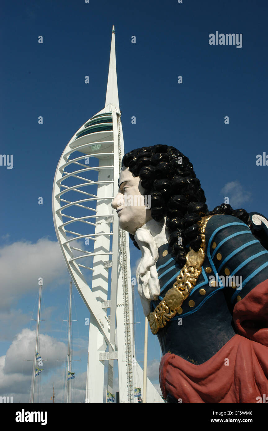 Spinaker Torre a Gunwharf Quays. La torre a 170m di altezza, sorge due volte e mezza l'altezza della colonna di Nelson, a Londra un Foto Stock