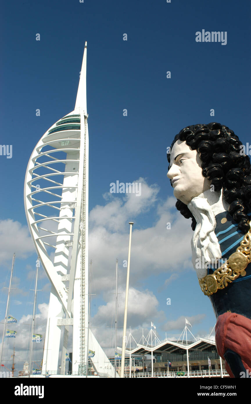 Spinaker Torre a Gunwharf Quays. La torre a 170m di altezza, sorge due volte e mezza l'altezza della colonna di Nelson, a Londra un Foto Stock