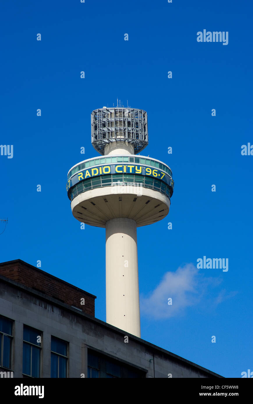 Radio City Tower, costruito nel 1965 e chiamato in origine St John's Faro a luce rotante. È utilizzato per alloggiare un ristorante rotante ma è ora aperto t Foto Stock