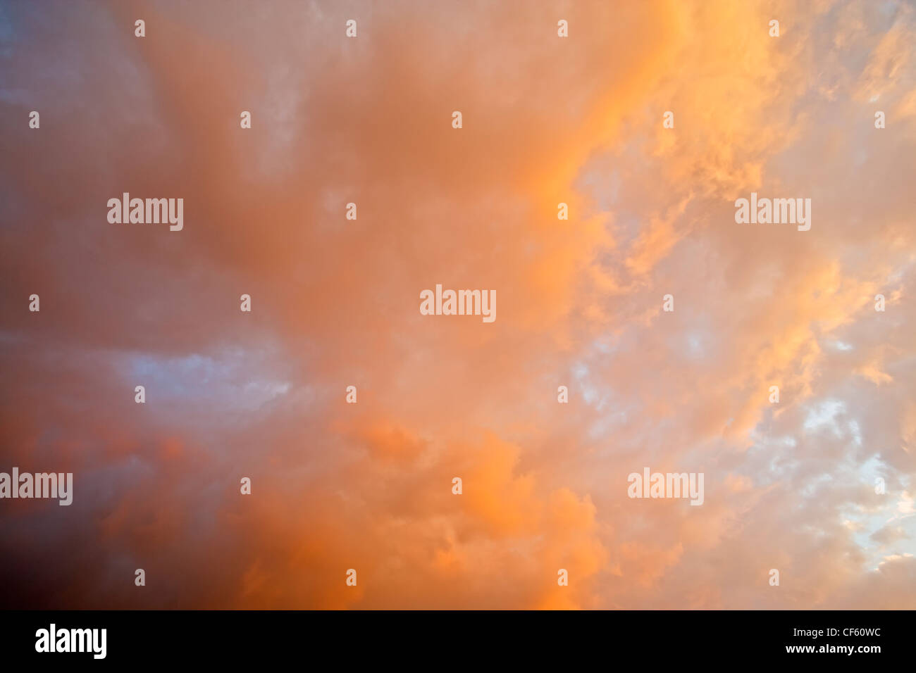 Tramonto vicino Voels con le formazioni rocciose di Hammerwand a 2128 metri parte del Sciliar Sciliar in Naturpark Sciliar o Foto Stock