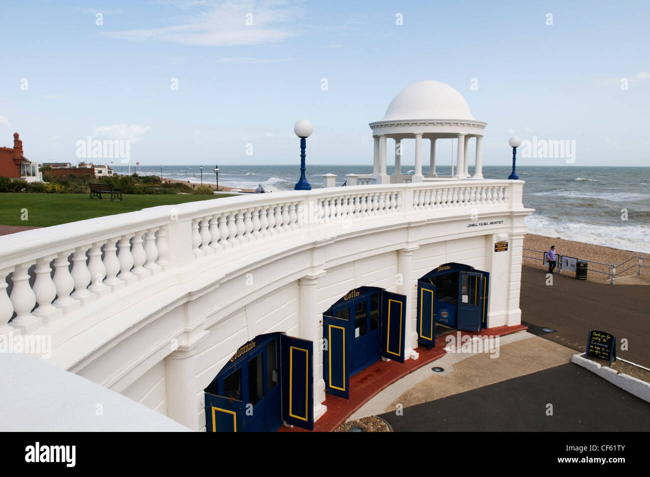 Il Colonnato sul lungomare a Bexhill on Sea sulla East Sussex costa. Foto Stock