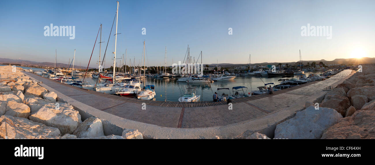 Porto di Latchi panorama al tramonto Foto Stock