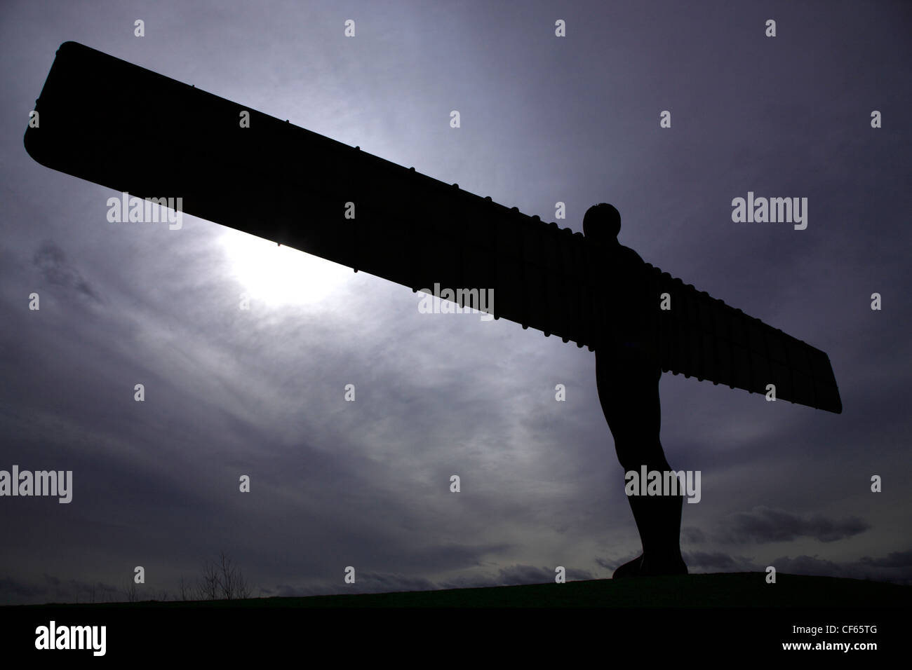 Silhouette di un angelo del Nord vicino a Gateshead. Foto Stock