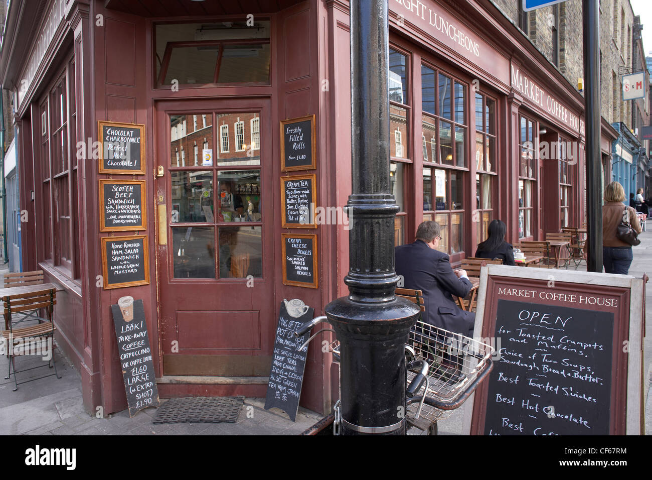 Esterno di una casa di caffè. Durante l'estremità di coda del XIX secolo, Shoreditch era uno dei più disperata delle aree povere in Lond Foto Stock