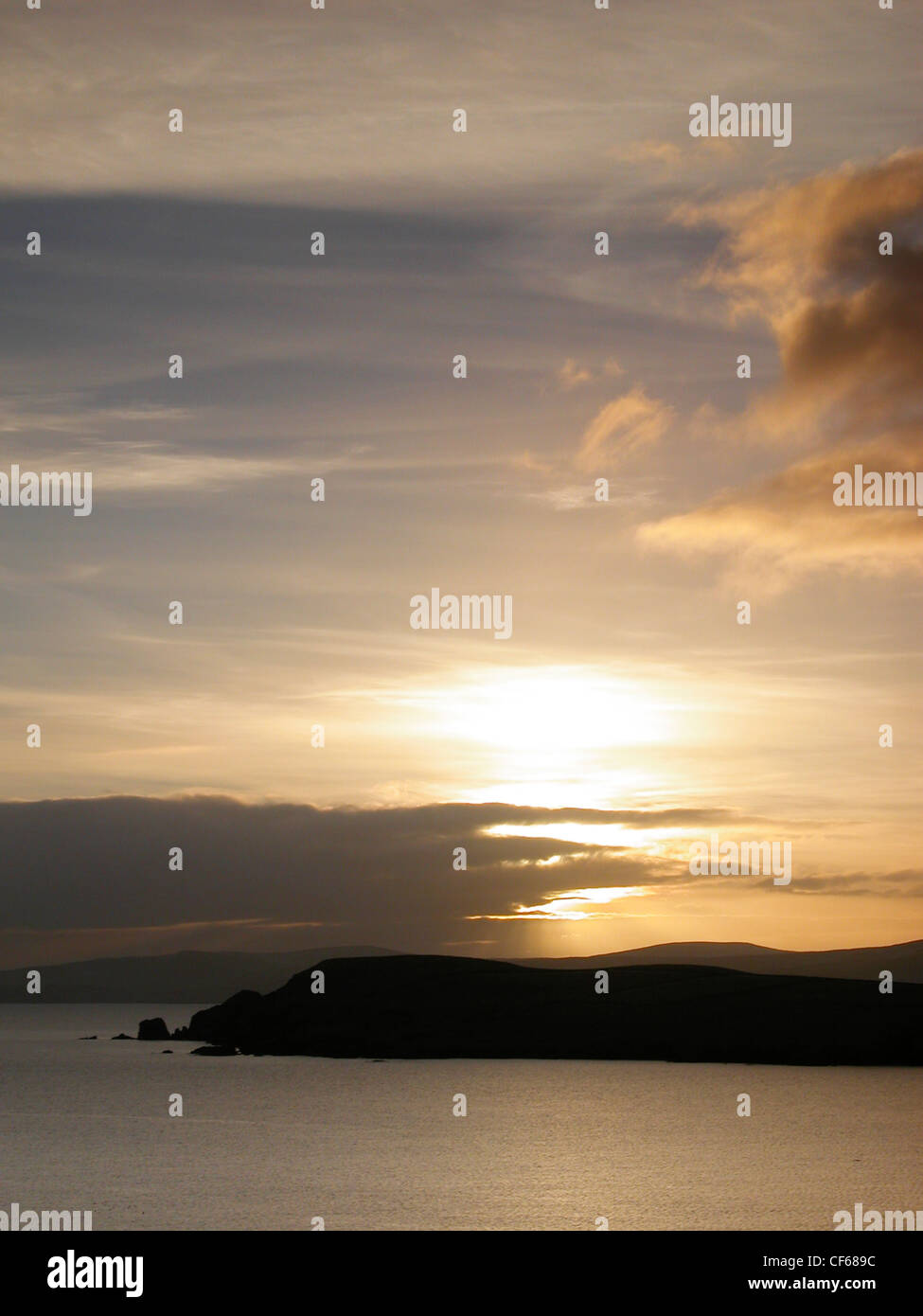 Tramonto su Ness del suono a Lerwick sulle Isole Shetland. Foto Stock