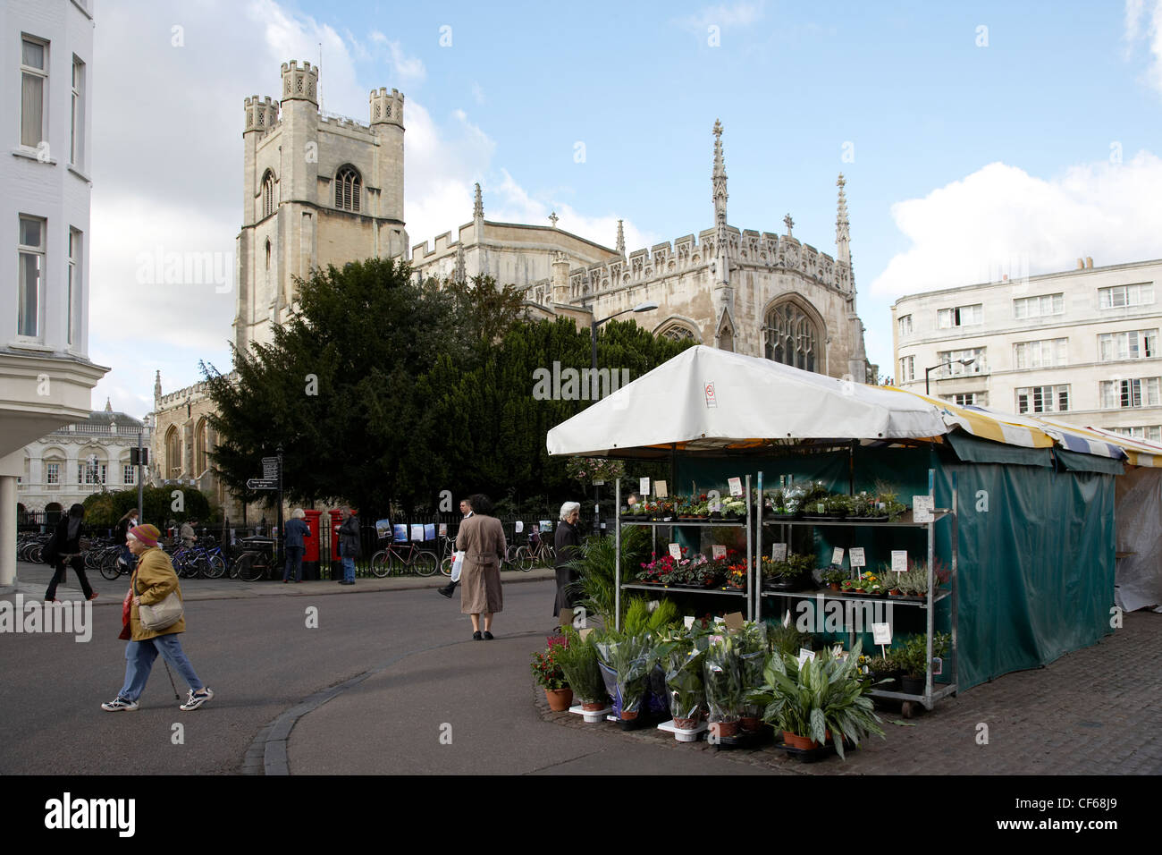 Piazza del Mercato nel centro di Cambridge. In epoca pre-romana, qual è ora Cambridge è un comodo punto di attraversamento del fiume Foto Stock