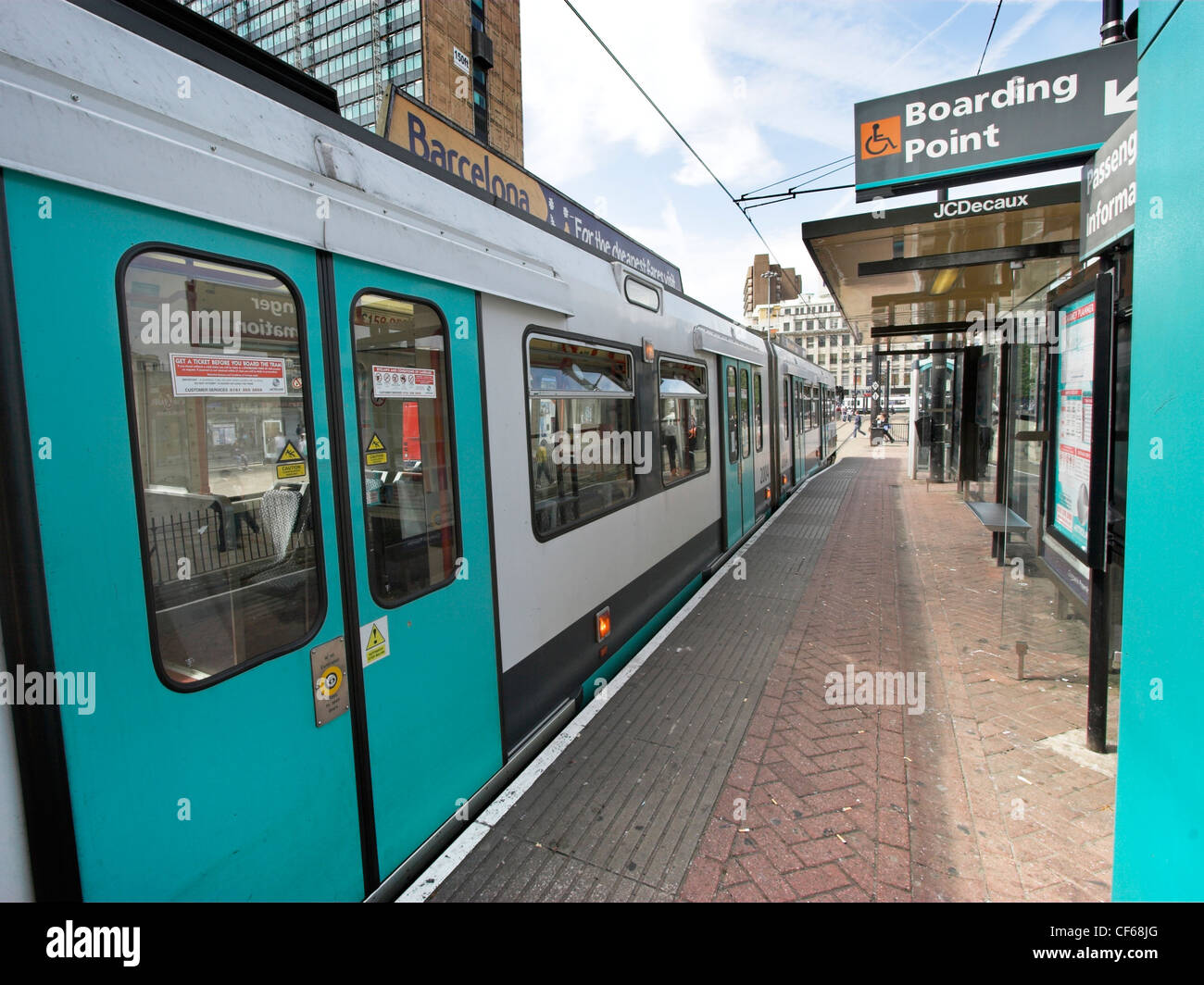 Stazione dei tram nel centro della città di Manchester. Foto Stock