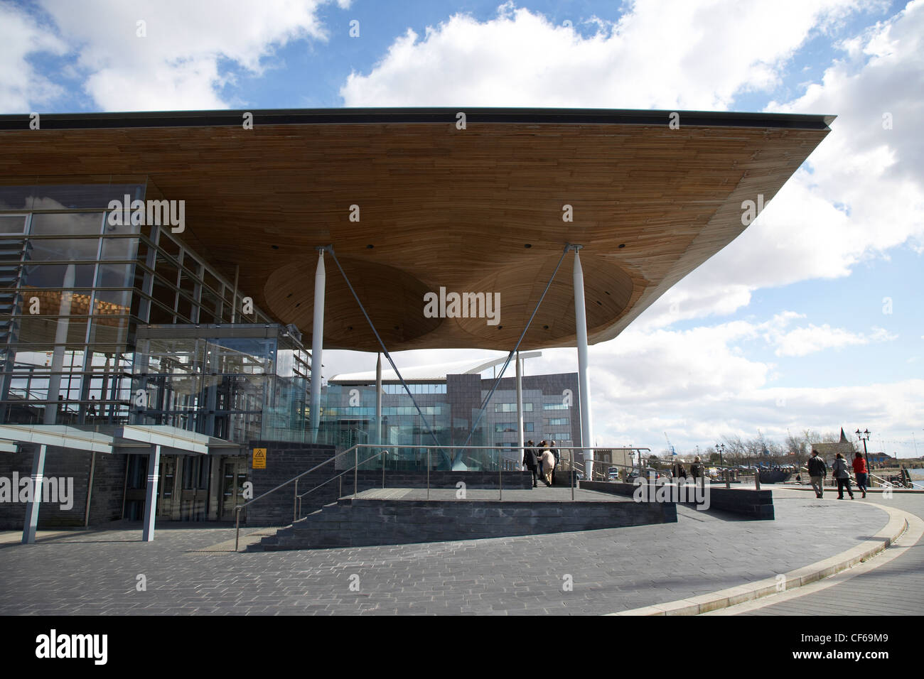Vista laterale del Welsh Assembly a Cardiff Bay. Foto Stock