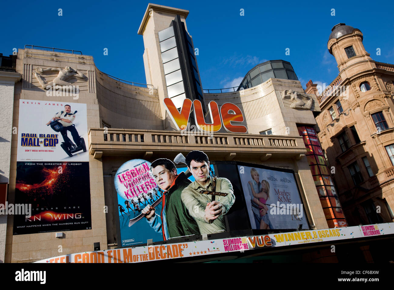 Il nuovo film di cartelloni sulla facciata del Vue Cinema in Leicester Square. Foto Stock