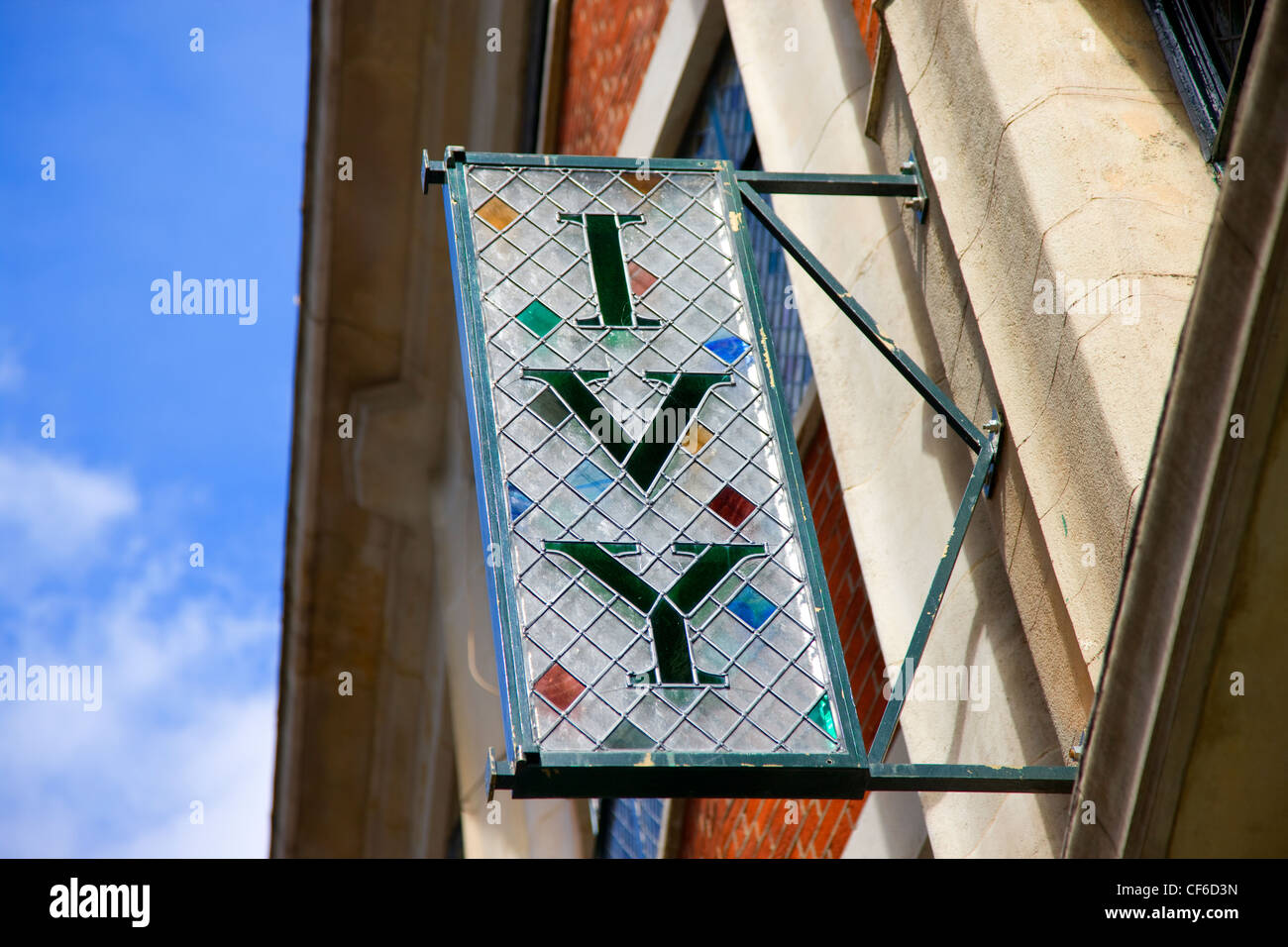 Il segno di Edera appeso all'esterno del famoso west end ristorante, noto per la ricca e famosa clientela che regolarmente di Foto Stock