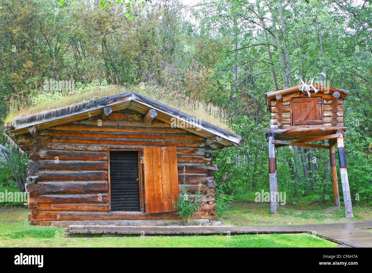 Jack London casa di registro e lo storage di carne stilted locker a Dawson City, , Yukon, Canada Foto Stock