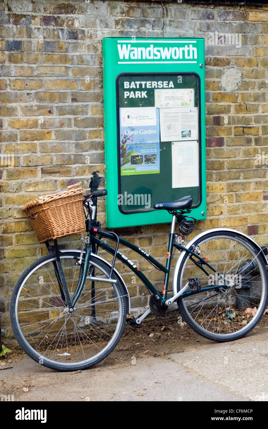 Bike e consiglio di preavviso a Battersea Park a Wandsworth Foto Stock