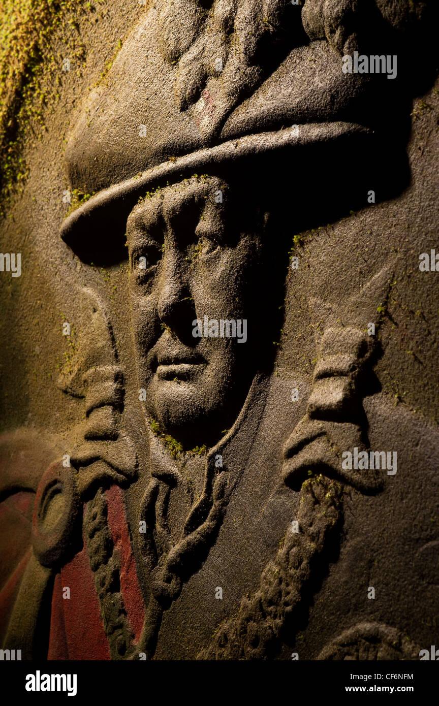 Sir Winston Churchill rock carving. San Clements grotte. I contrabbandieri avventura. West Hill. Hastings. East Sussex. Inghilterra Foto Stock