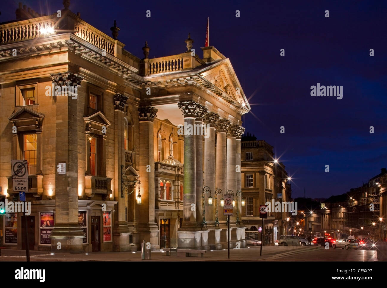 Il Royal Theatre di Newcastle illuminata di notte, Newcastle upon Tyne, Tyne and Wear Foto Stock