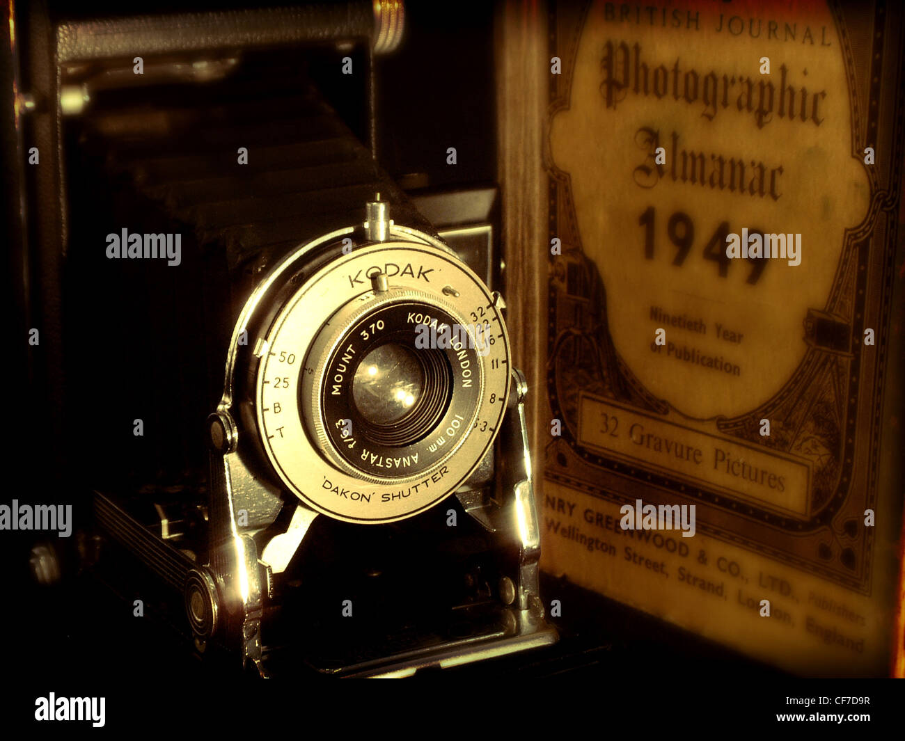 Brownie Kodak fotocamera e almanacco fotografico 1949 old vintage shot, fabbricato in Inghilterra Foto Stock