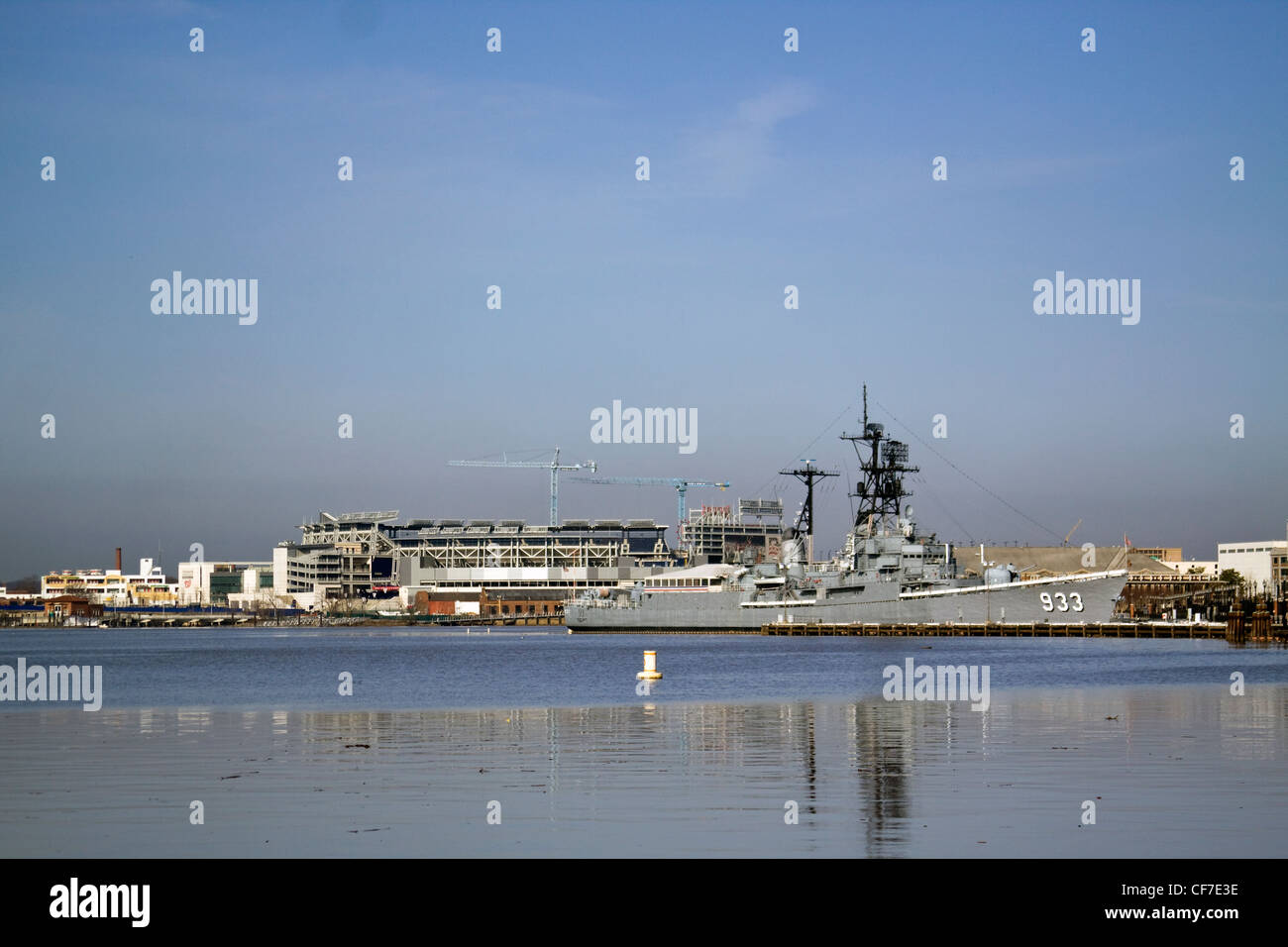 Guerra Mondiale 2 USS Barry mezzi navali DD 933 ancorato a Washington Navy Yard Anacostia River Foto Stock