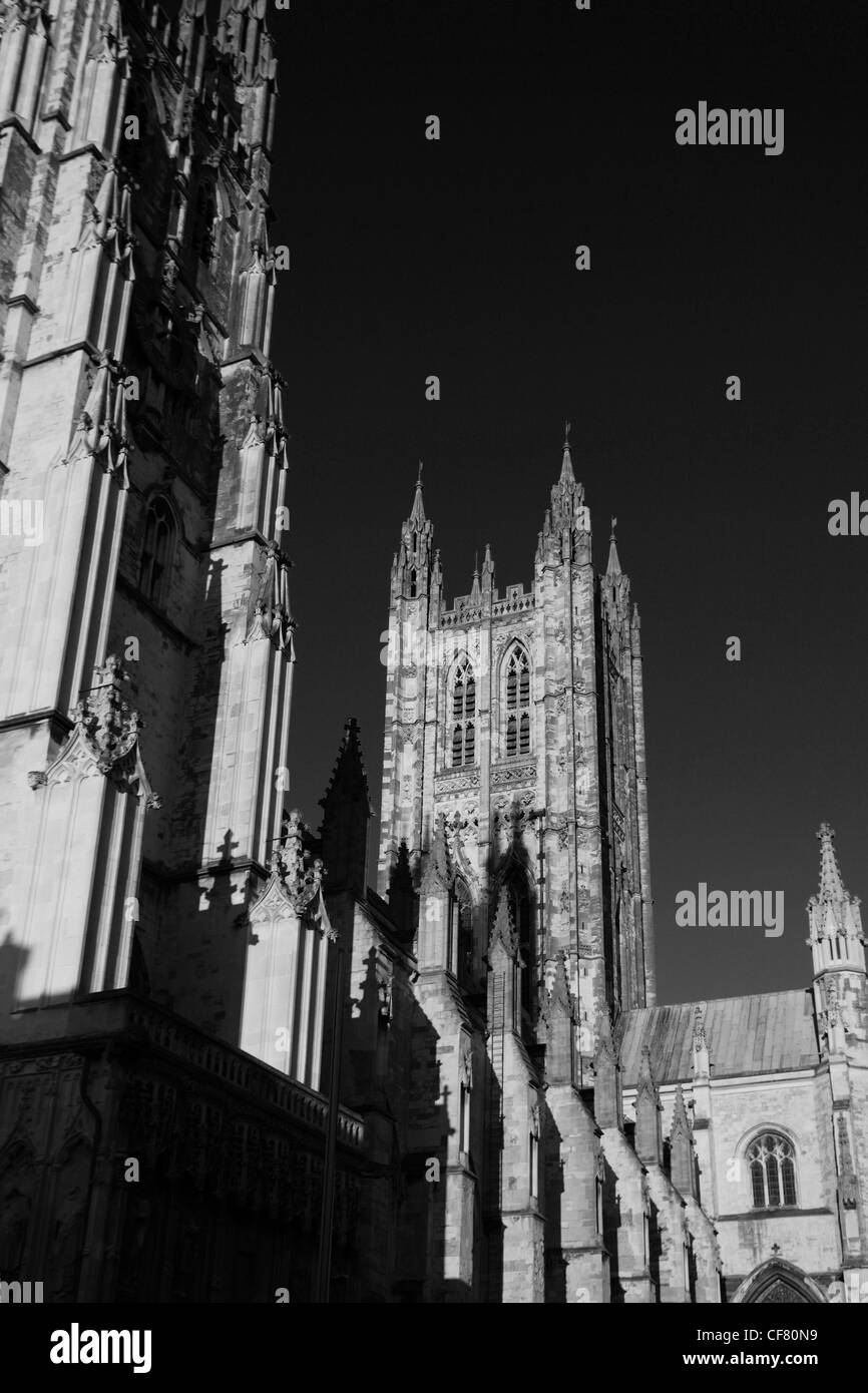 Immagine in bianco e nero ad ovest e sud elevazione della Cattedrale di Canterbury, Canterbury città, contea del Kent, England, Regno Unito Foto Stock