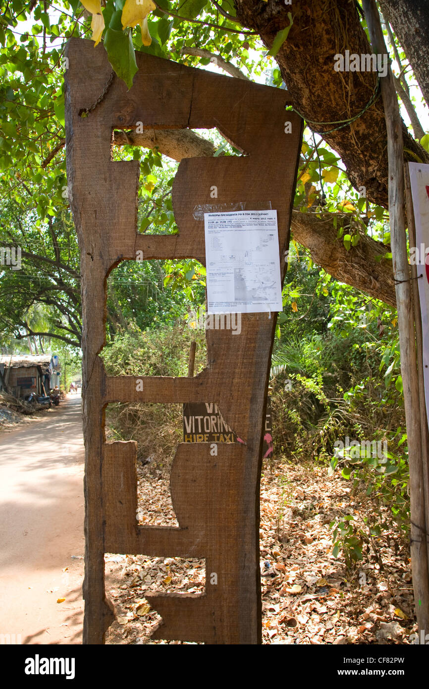 Avviso circa il russo prezident scrutinio elettorale stazione su Marzo 4, 2012 in Goa, India Foto Stock