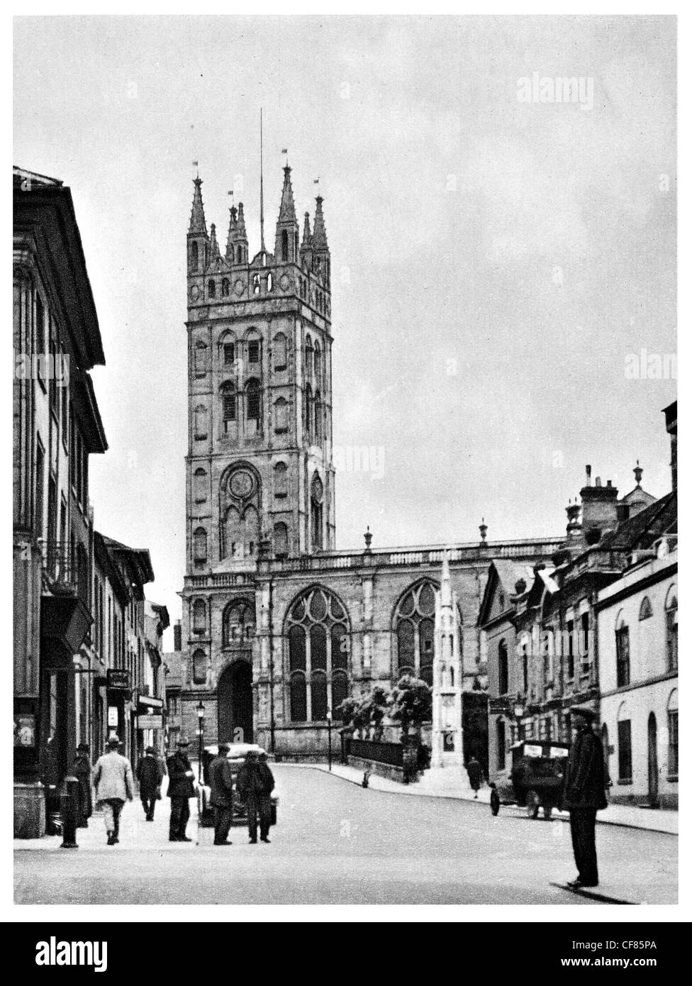 Chiesa Collegiata di Santa Maria Warwick Inghilterra market place Inghilterra medievale storica high street chiesa in Europa Il Regno Unito Regno Unito di ricreazione Foto Stock