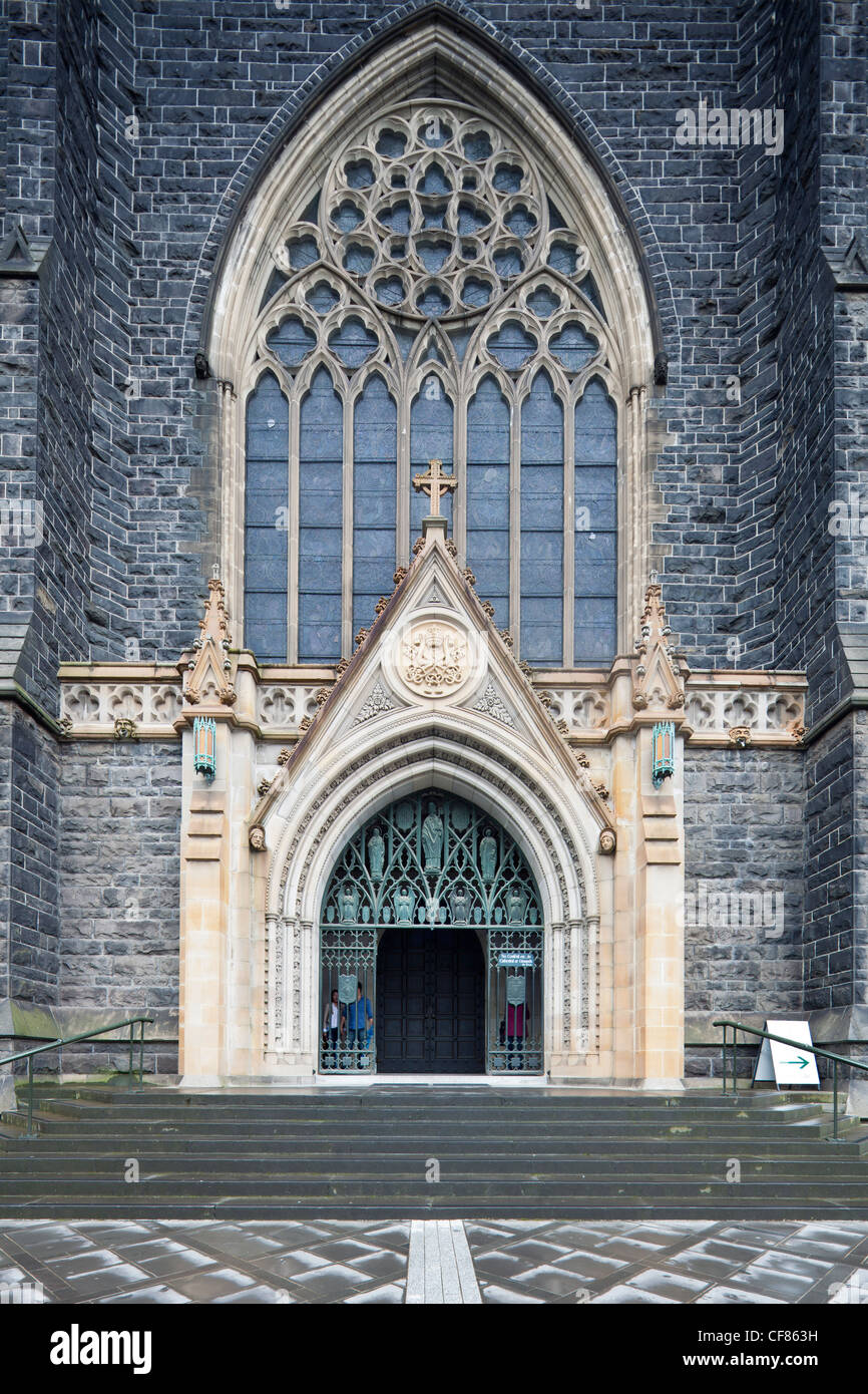 Ingresso della Cattedrale di St Patrick, Melbourne, Australia Foto Stock