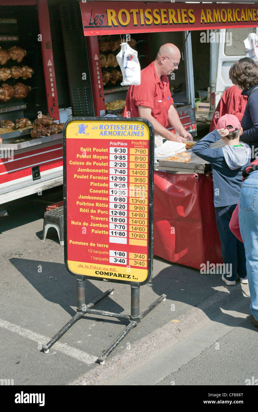 Venditore ambulante, Rotisserie carni alla griglia, Cancale, Bretagna Francia del nord Europa Foto Stock