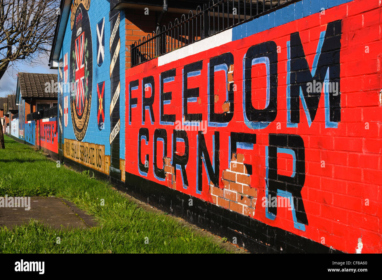Murales lealisti a 'Libertà Corner, Newtownards Road, Belfast Foto Stock