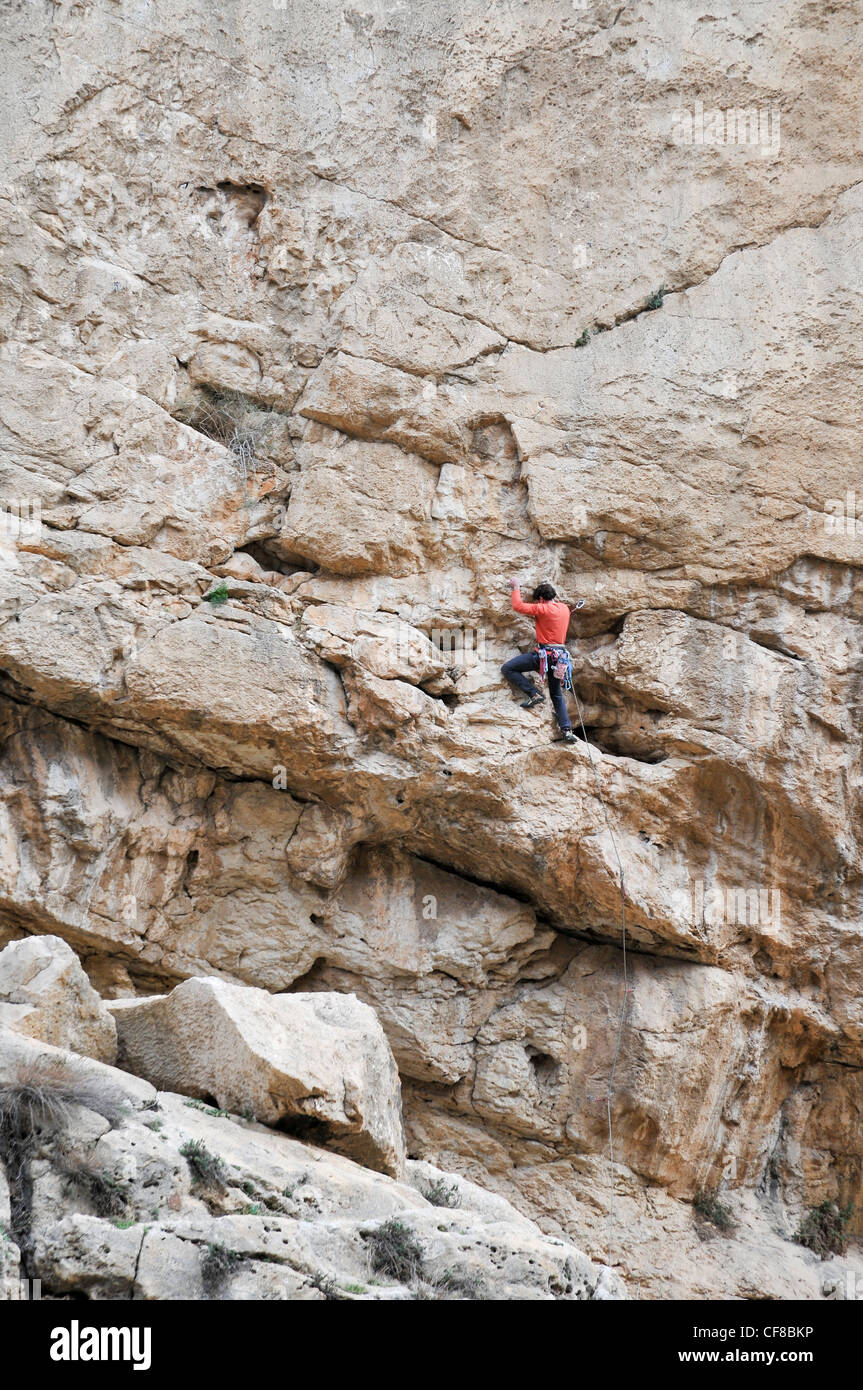 Israele, Valle del Giordano, Wadi Qelt (Wadi Perat) palestra di roccia Foto Stock