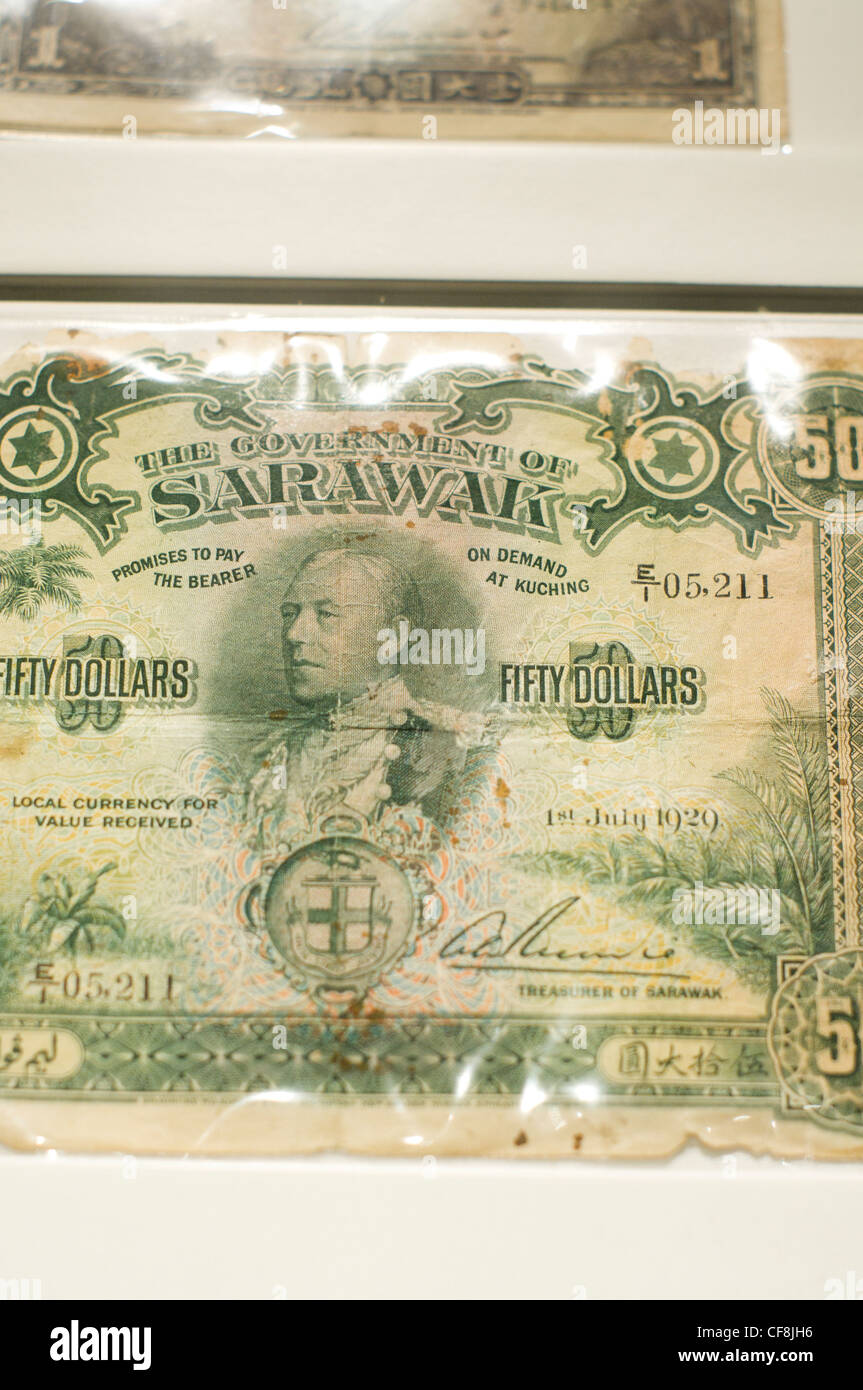 Vecchia banconota utilizzata nel Sarawak, Malesia durante il dominio coloniale britannico. Foto Stock
