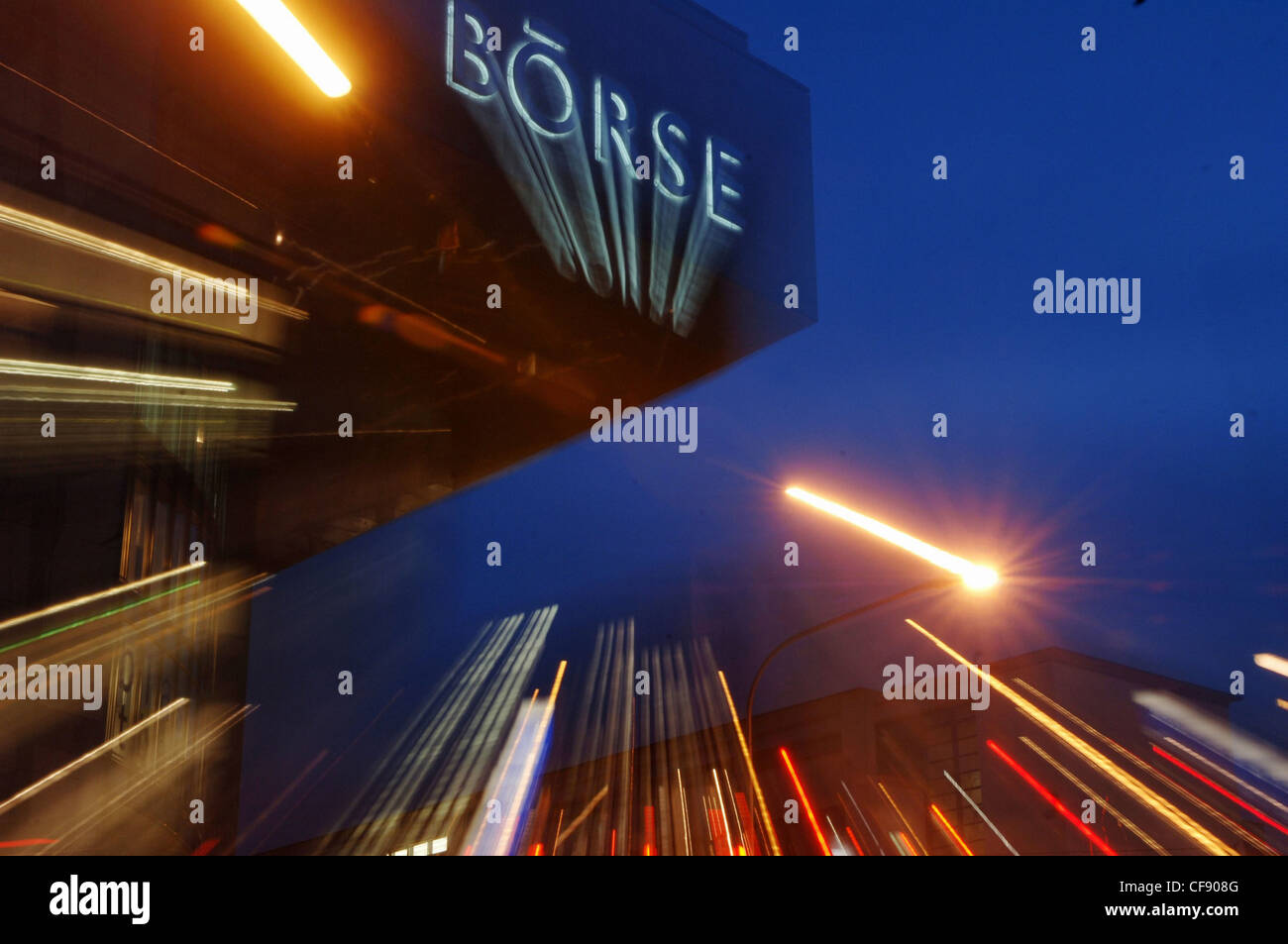 SWX, notte, motion, sky, street, logo, borsa svizzera, Zurigo, stock exchange, Svizzera, finanze Foto Stock