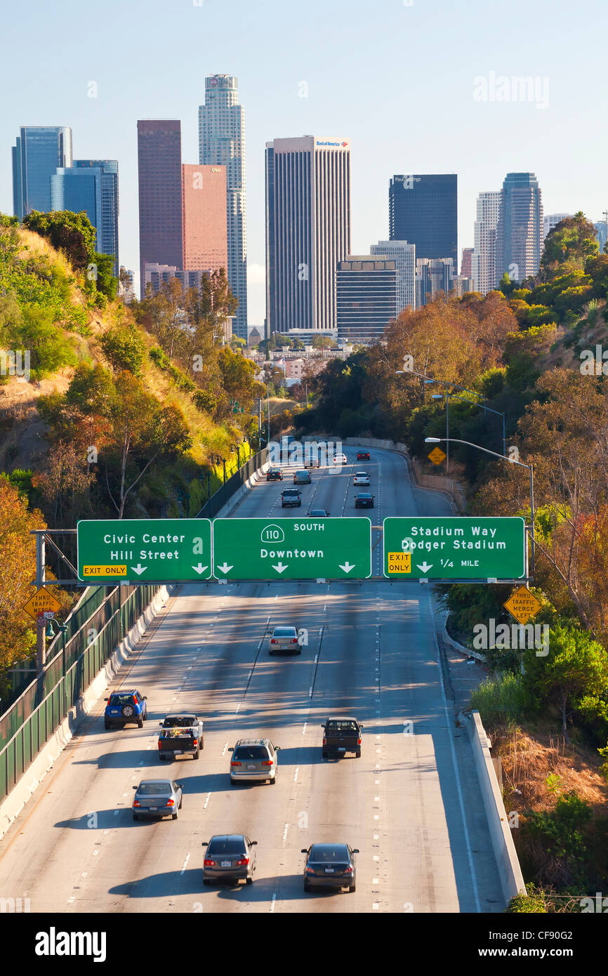 Pasadena Freeway (CA autostrada 110) che conduce al centro di Los Angeles, California, Stati Uniti d'America Foto Stock