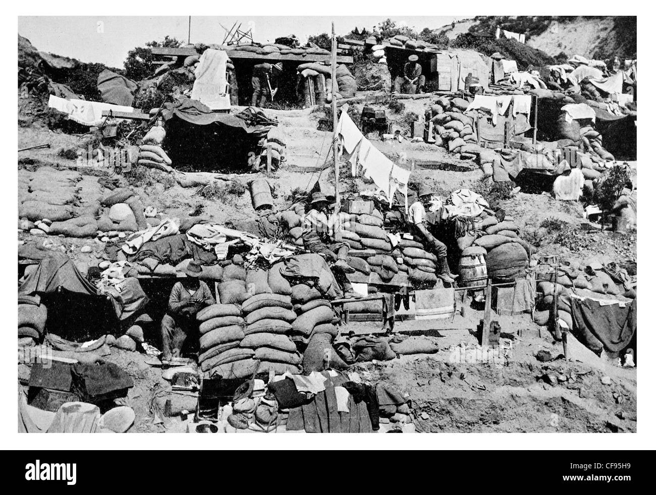 Anzacs in scavò fuori trincea vicino a Gaba Tepe Gallipoli Çanakkale campagna prima grande battaglia Foto Stock