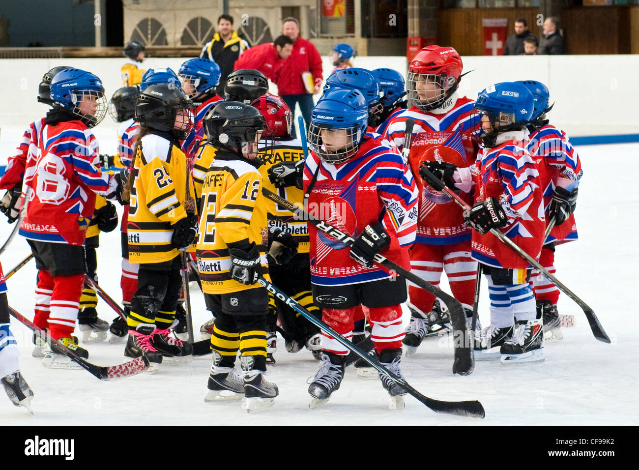 Hockey su ghiaccio, Sonogno, Svizzera Foto Stock