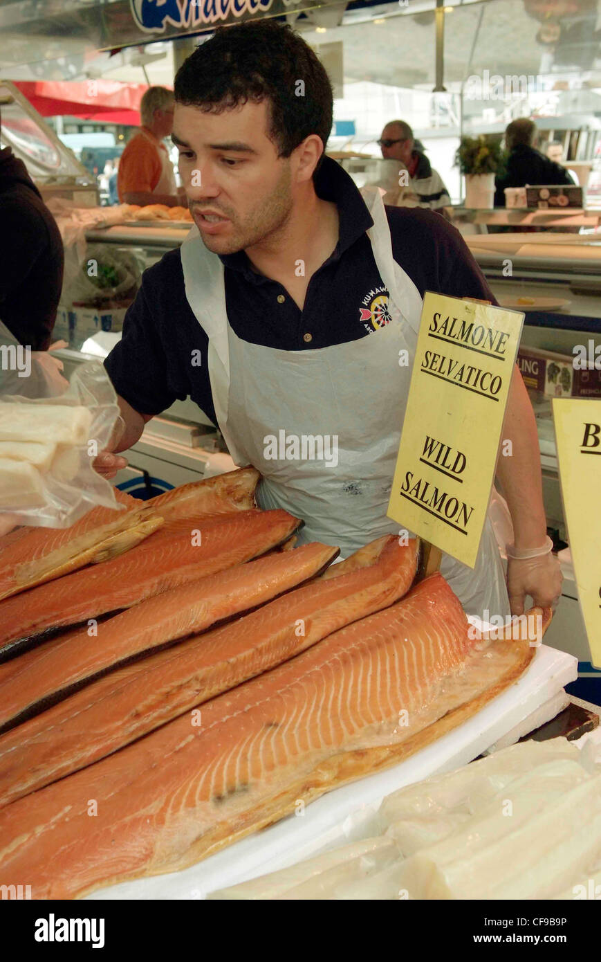 Norvegia Bergen Mercato del Pesce salmone selvatico affumicato in vendita Foto Stock