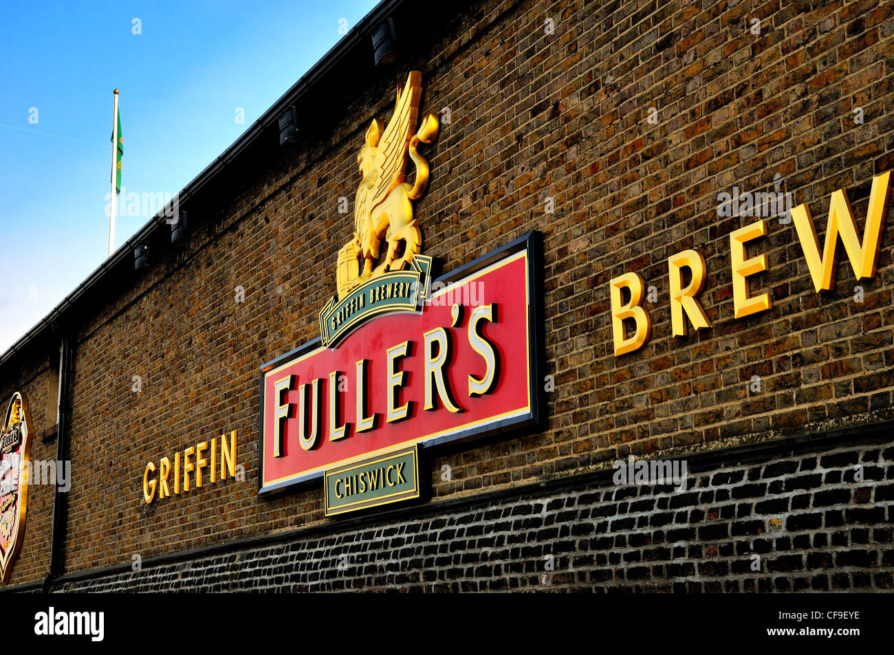 Il logo della birreria di gualchiere sulla parete di mattoni,Chiswick, Londra Foto Stock