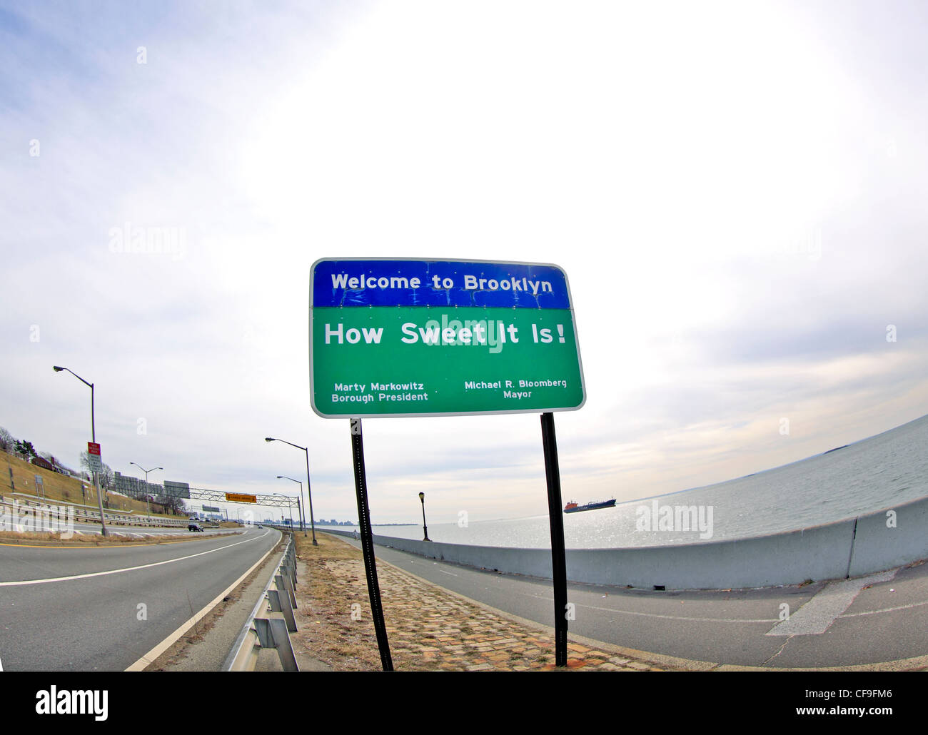 Firmare all'entrata Belt Parkway off di Verrazano Narrows Bridge Brooklyn New York City Foto Stock