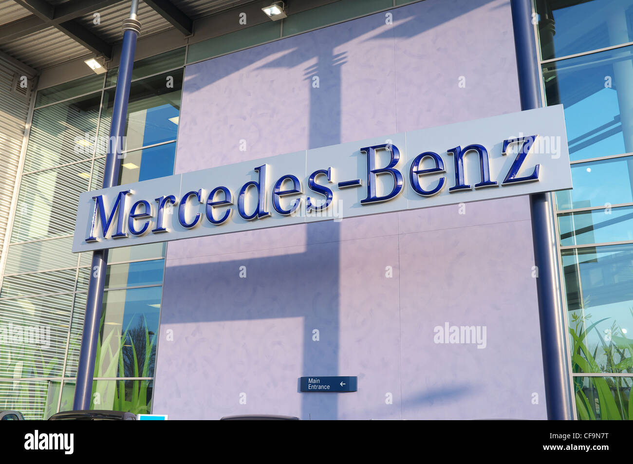 Mercedes Benz firmare al mondo Mercedes a Brooklands, Surrey Foto Stock