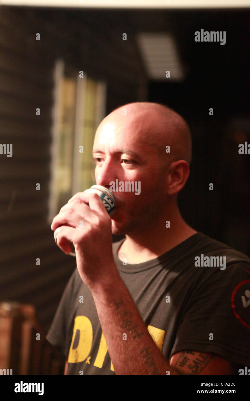 Bere birra prima di punk Mostra House show punk ghost house Bloomington Indiana Foto Stock