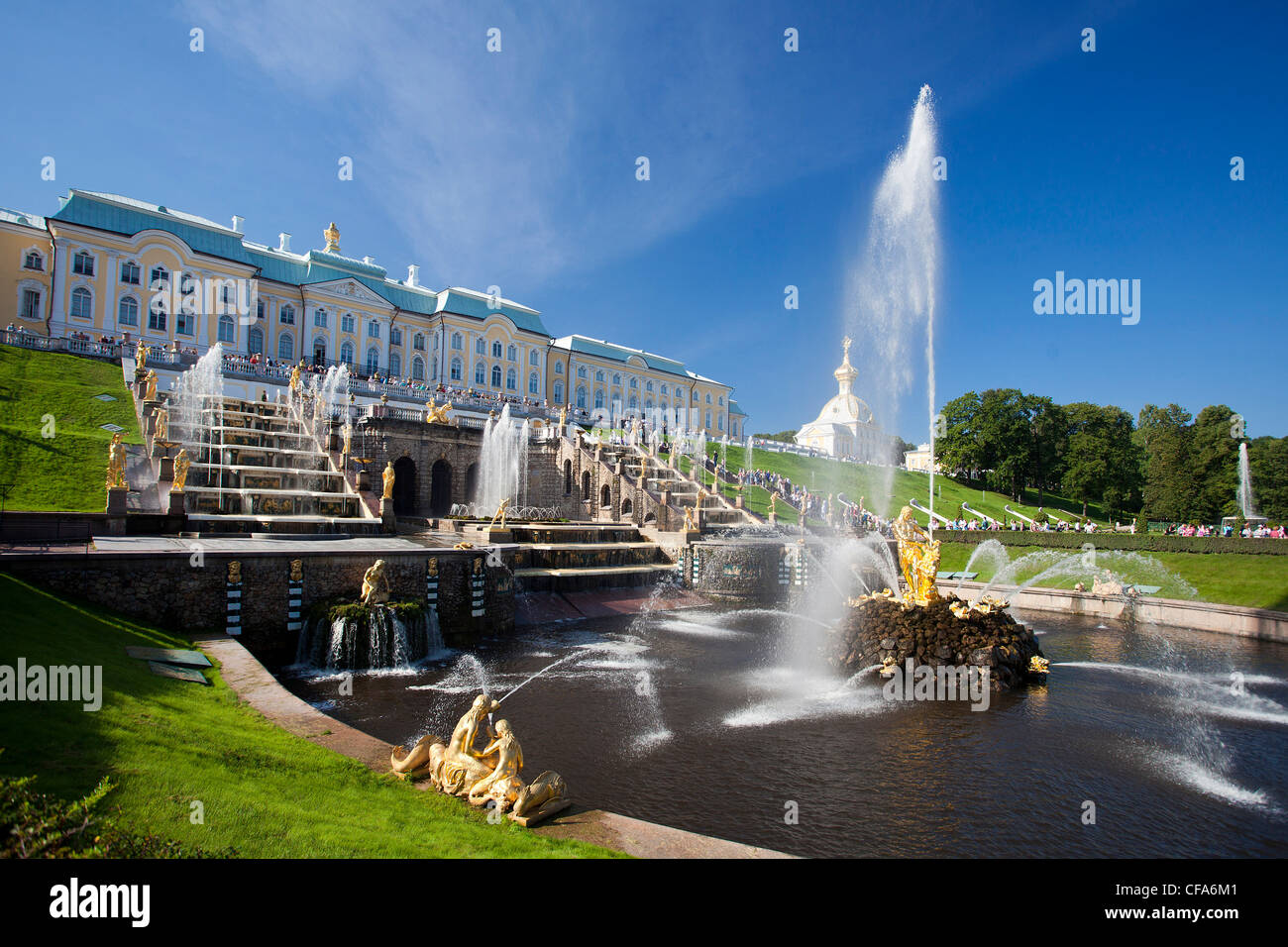 Russia, Europa, San Pietroburgo, Peterburg, città di Peterhof Palace, il Summer Palace, patrimonio mondiale, parco, fontana, stagno, statua Foto Stock