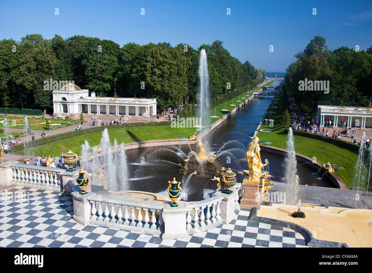 Russia, Europa, San Pietroburgo, Peterburg, città di Peterhof Palace, il Summer Palace, patrimonio mondiale, parco, fontana, stagno Foto Stock