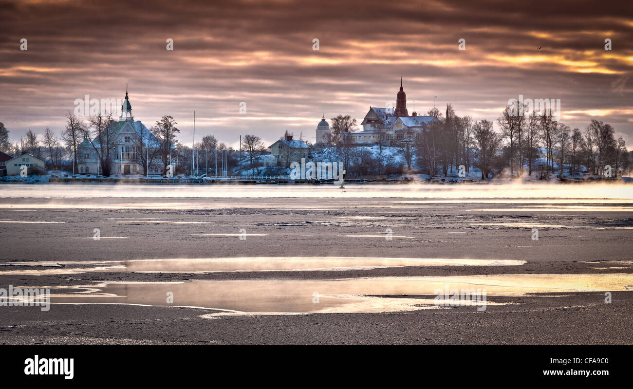 Ancora laghi nel paesaggio innevato Foto Stock