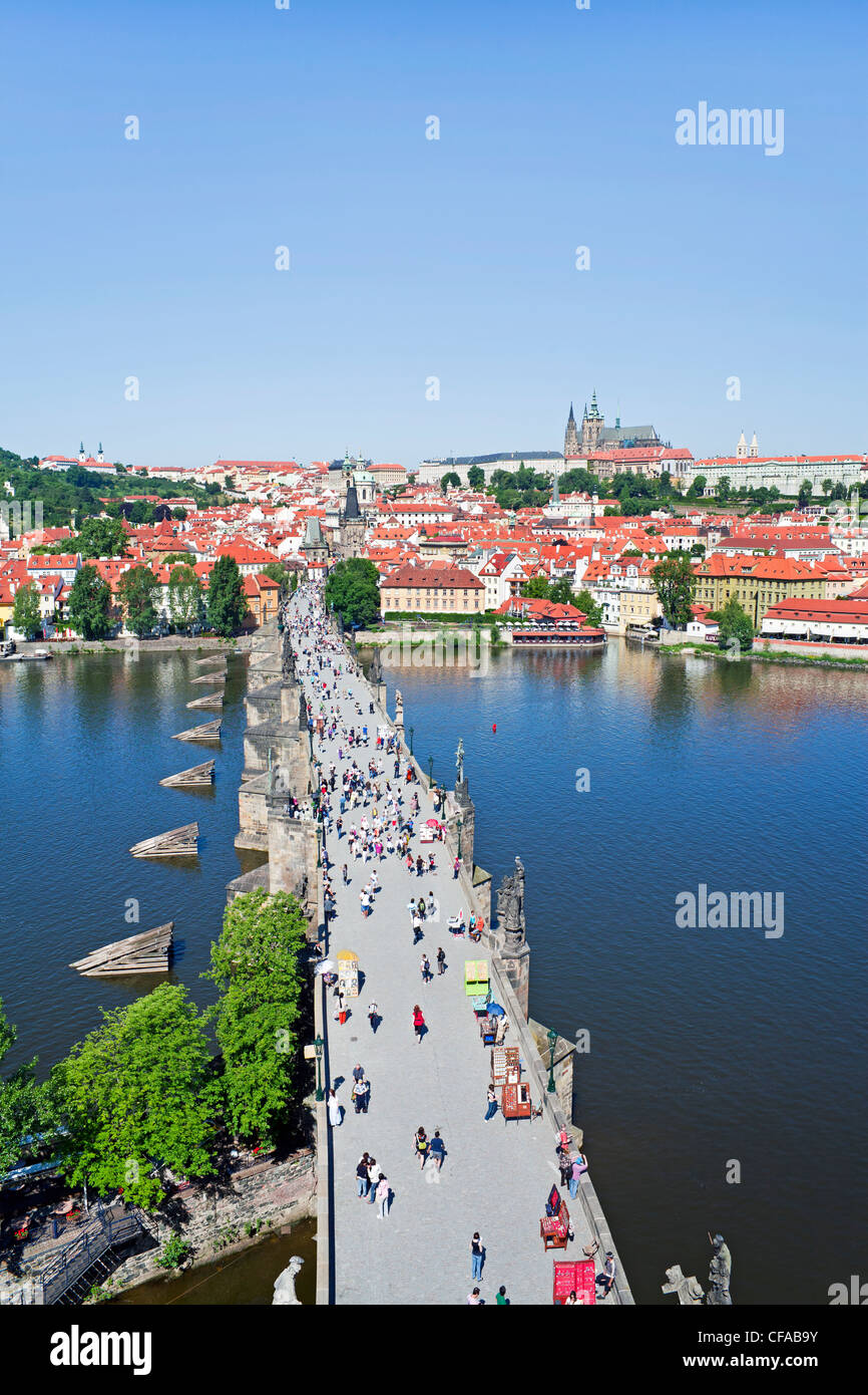 Cattedrale di San Vito, il Ponte Carlo e il Castello di Buda, Praga, Repubblica Ceca Foto Stock
