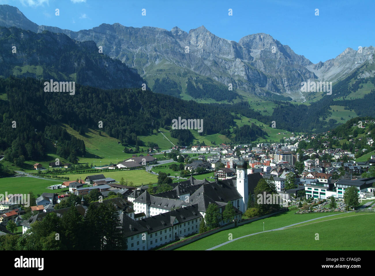 La Svizzera, Europa, Obvaldo, Engelberg, villaggio, chiostro, valley, benedettino, panoramica Foto Stock