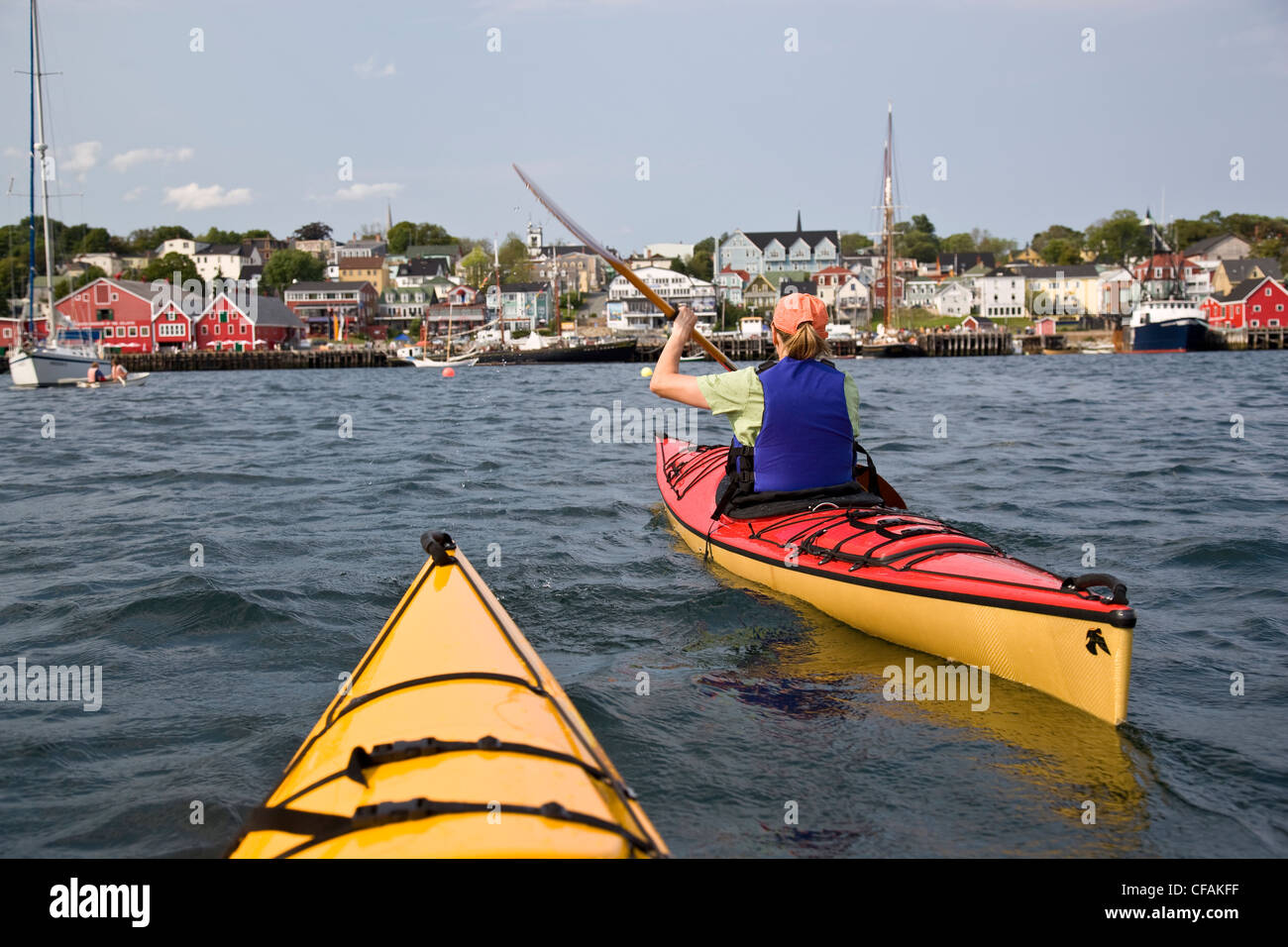 Sea-kayak in Lunenburg, Nova Scotia, Canada. Foto Stock