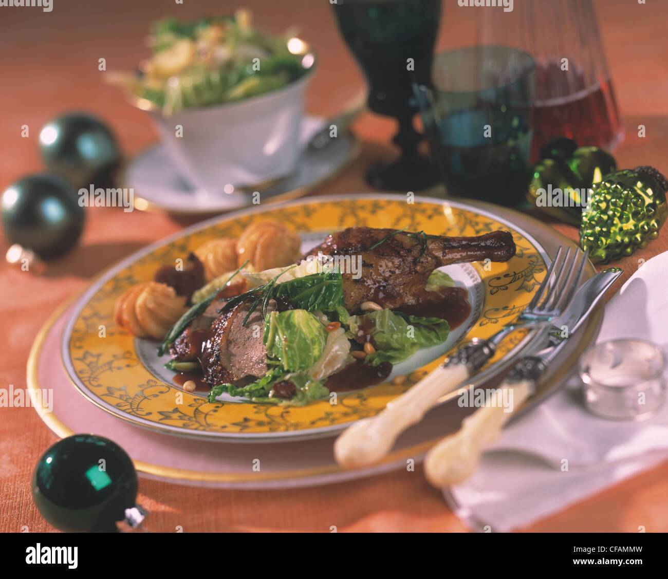 Redwine marinate anatra con fichi e cavolo verza Foto Stock