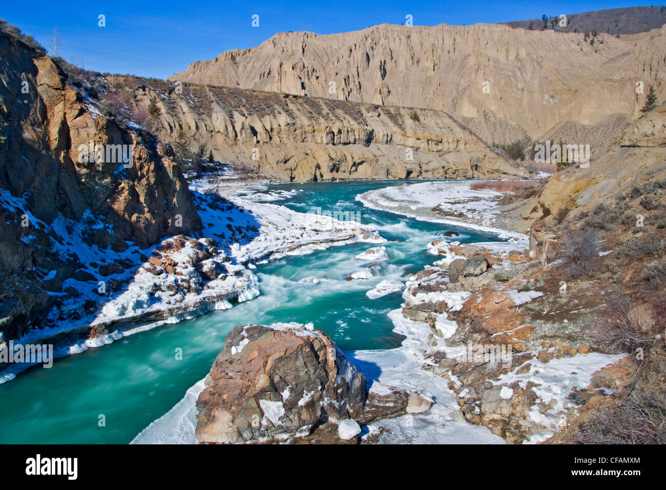 Il fiume Chilcotin in inverno a Farewell Canyon in British Columbia, Canada Foto Stock